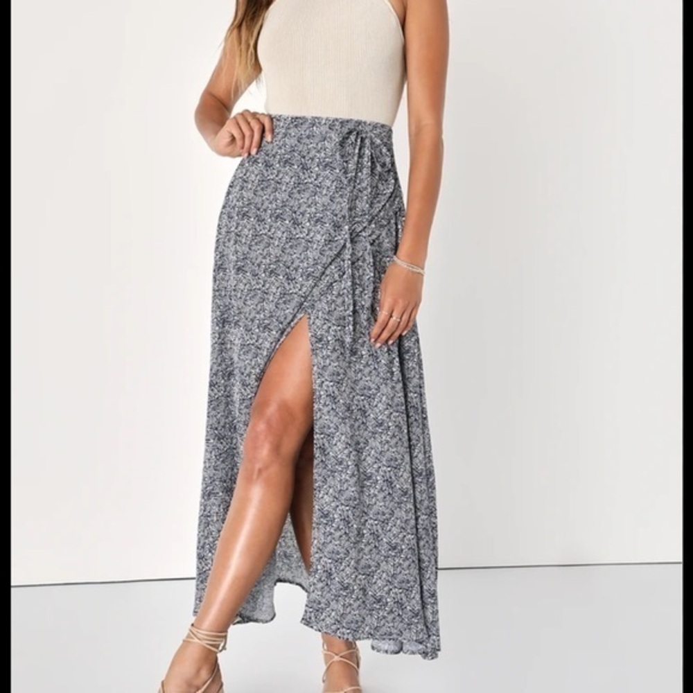 Lulu’s Tempest Navy Blue Print Wrap Maxi Skirt size XS